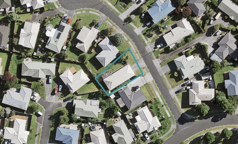 8 Tonson Place, Weymouth, Auckland - Carousel 1