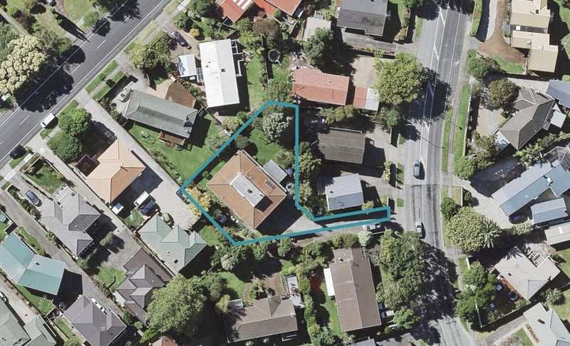 39 Botany Road, Botany Downs, Auckland - Carousel 1