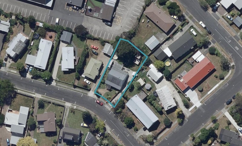 4 Camellia Place, Hamilton Lake, Hamilton - Carousel 1