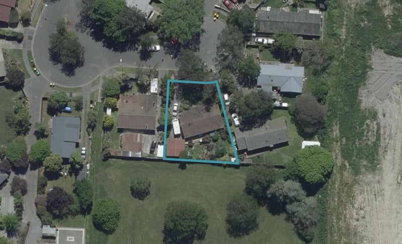 42 Clivedon Place, Redwood, Christchurch - Carousel 1