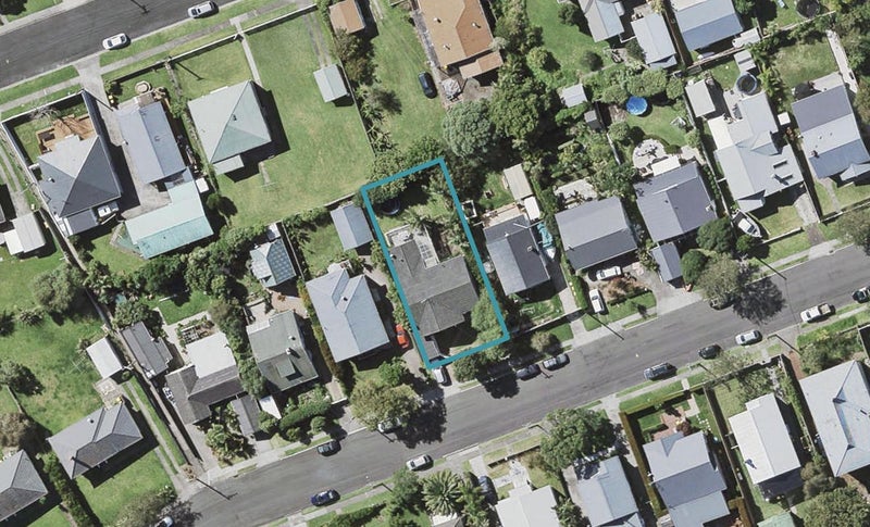 30 Egremont Street, Belmont, Auckland - Carousel 1
