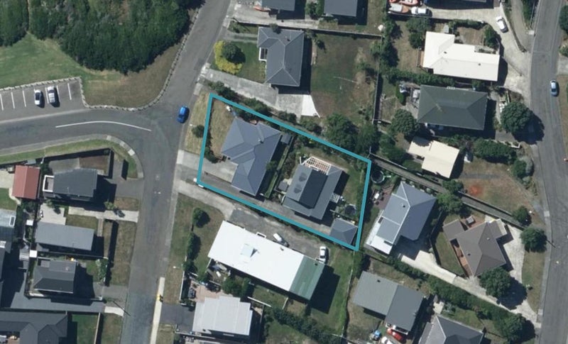 20 Lambley Road, Titahi Bay, Porirua - Carousel 1