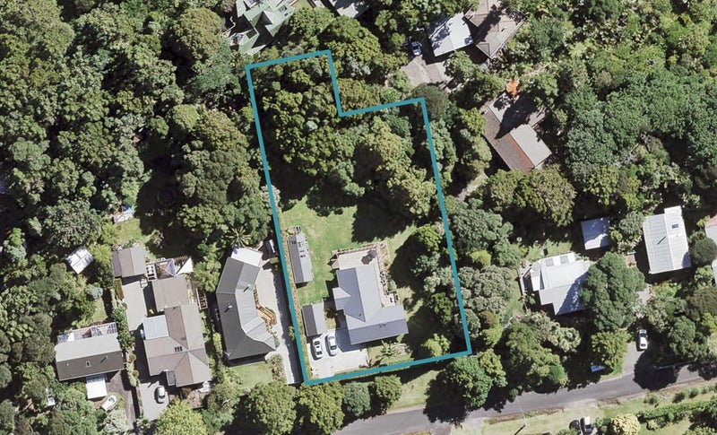 25 Tane Road, Laingholm, Auckland - Carousel 1