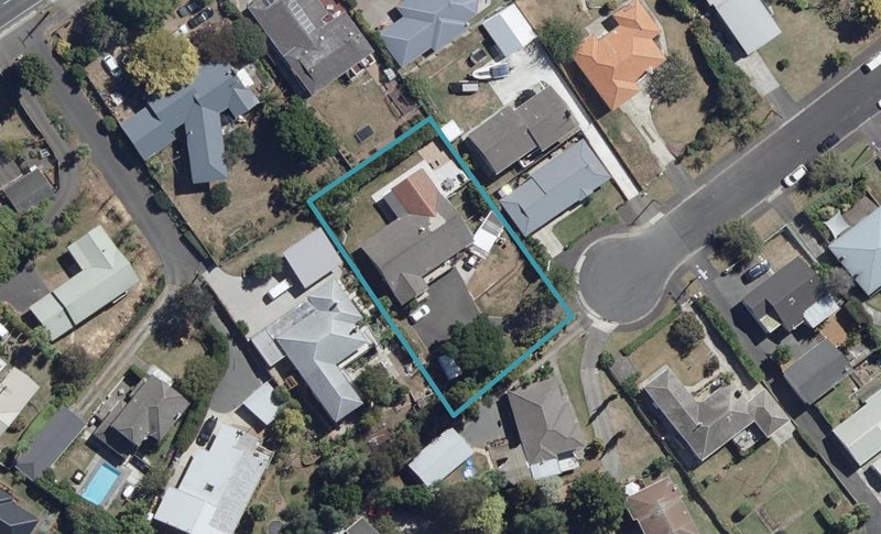 42 Windsor Road, Maeroa, Hamilton - Carousel 1