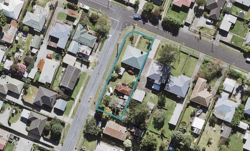 9 Beaubank Road, Kelston, Auckland - Carousel 1