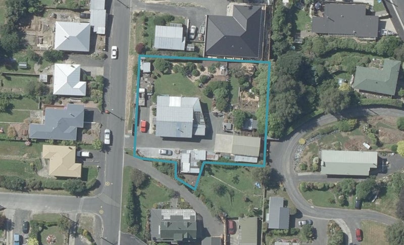 2 Owen Street, Green Island, Dunedin - Carousel 1