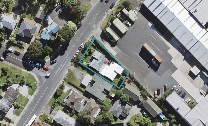 2/93 Diana Drive, Glenfield, Auckland - Carousel 1