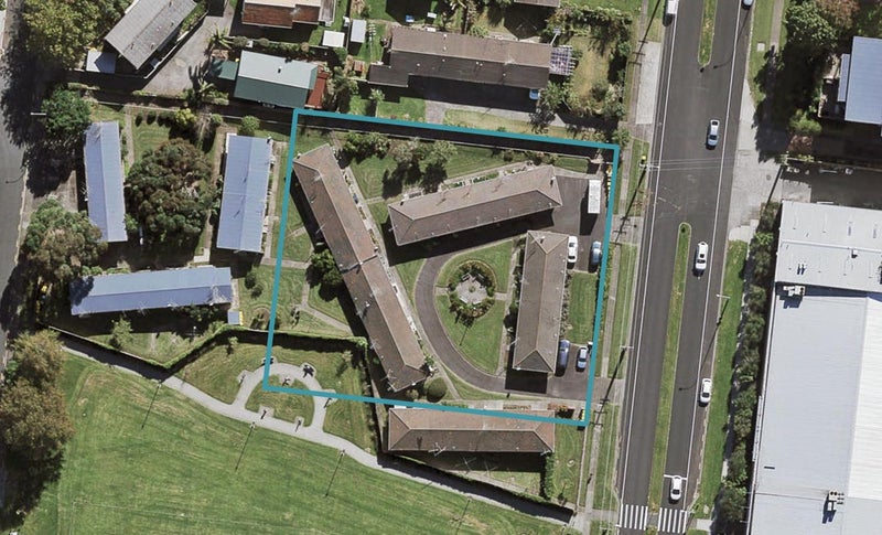 140 Lake Road, Northcote, Auckland - Carousel 1