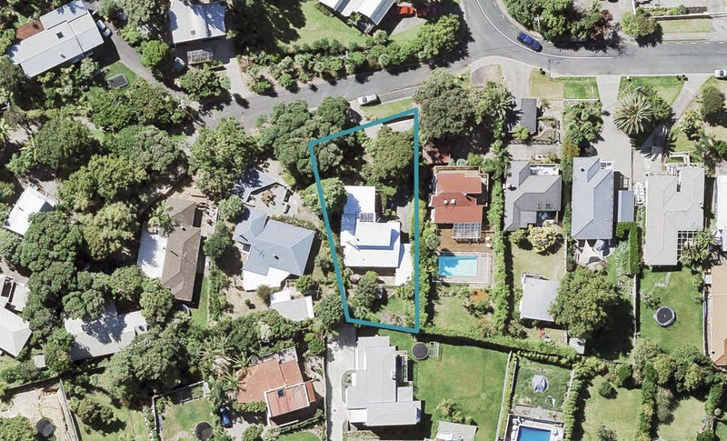 62 Beulah Avenue, Rothesay Bay, Auckland - Carousel 1