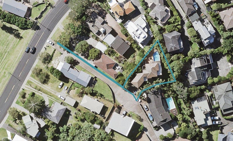 1 Shearwater Rise, Rothesay Bay, Auckland - Carousel 1