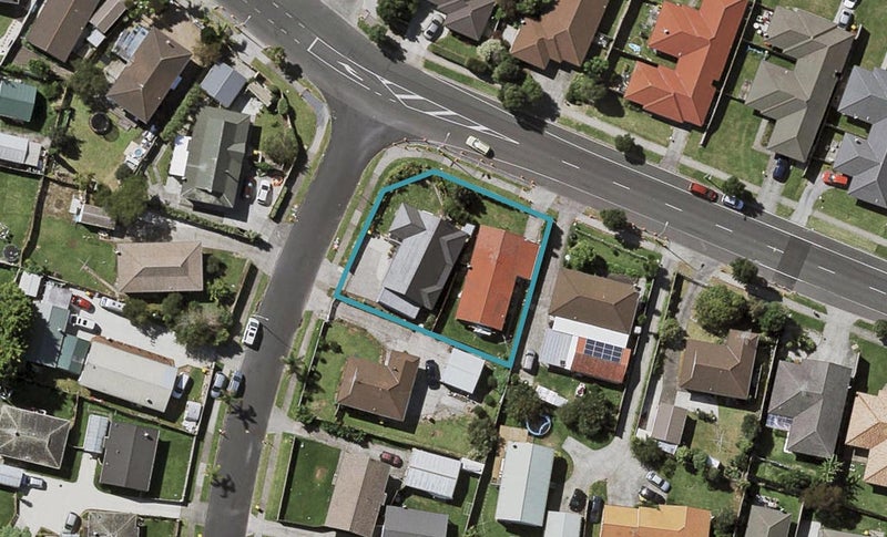 1/2 Glenlea Place, Flat Bush, Auckland - Carousel 1