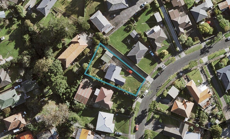 15 Netherton Street, New Windsor, Auckland - Carousel 1