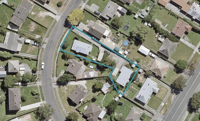 8 Biddle Crescent, Taita, Lower Hutt - Carousel 1
