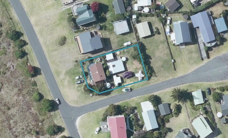 7 Moana Drive, Māhia - Carousel 1