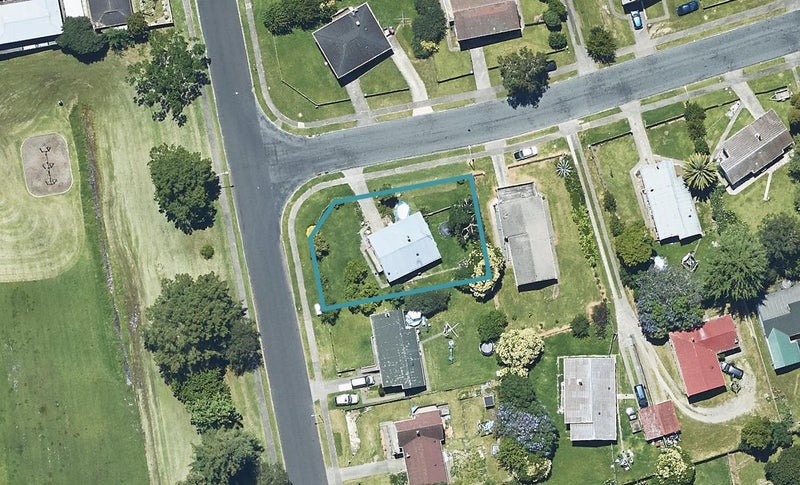 12 Arawata Avenue, Welcome Bay, Tauranga - Carousel 1
