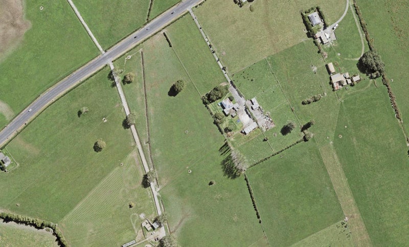 5 Pureirei Drive, CLEVEDON - Carousel 1