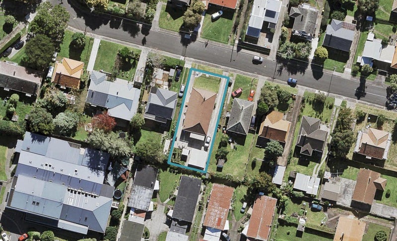 10 Shorwell Street, Sandringham, Auckland - Carousel 1
