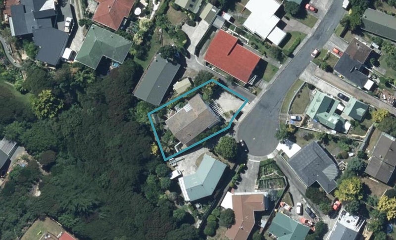 12 Mervyn Place, Plimmerton, Porirua - Carousel 1