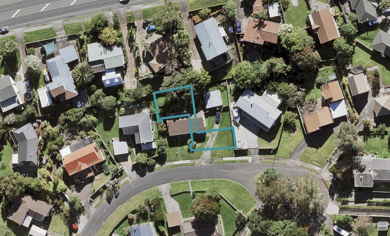 12A Woodhouse Place, West Harbour, Auckland - Carousel 1
