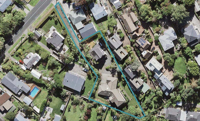 2/12A West Lynn Road, Titirangi, Auckland - Carousel 1