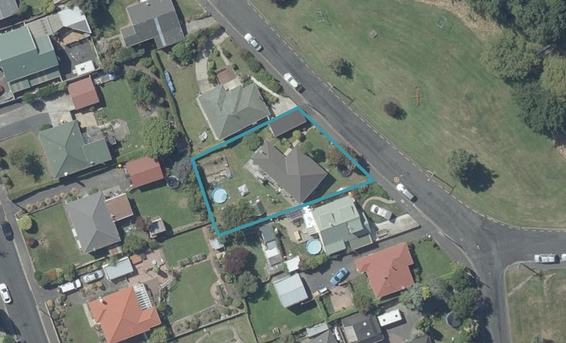 8 Matthew Street, Abbotsford, Dunedin - Carousel 1