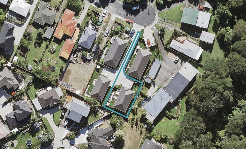 13B Valron Road, Te Atatu South, Auckland - Carousel 1