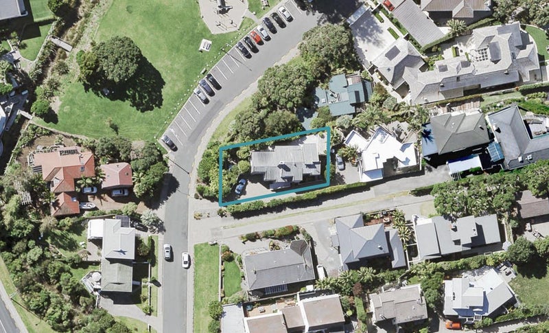 19 Huntly Road, Campbells Bay, Auckland - Carousel 1