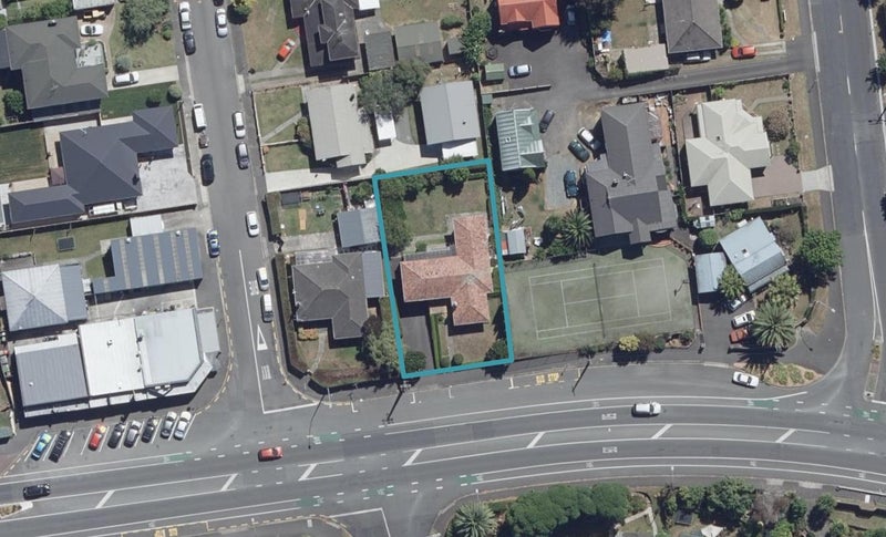 43 Cambridge Road, Hillcrest, Hamilton - Carousel 1