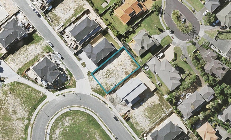 18 Colliston Rise, Pinehill, Auckland - Carousel 1