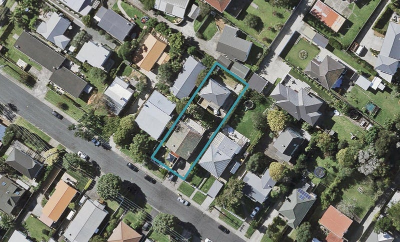 1/6 Evan Street, Belmont, Auckland - Carousel 1