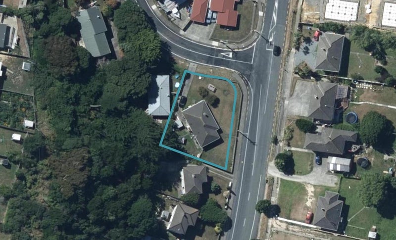 77 Dimock Street, Titahi Bay, Porirua - Carousel 1