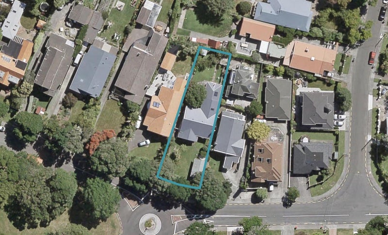 13 Puriri Street, Woburn, Lower Hutt - Carousel 1