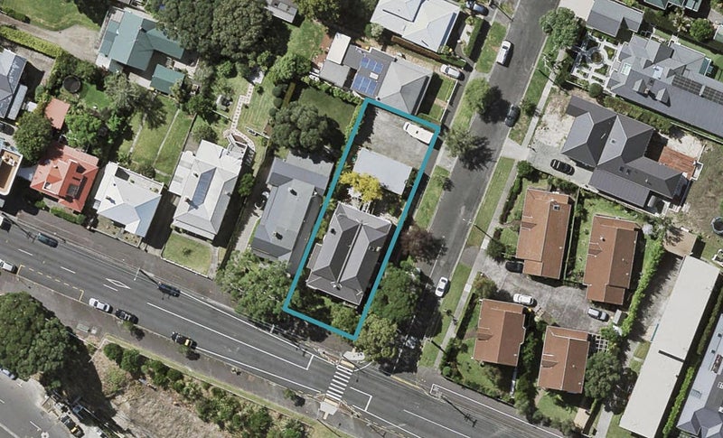 2/140 Calliope Road, Stanley Point, Auckland - Carousel 1