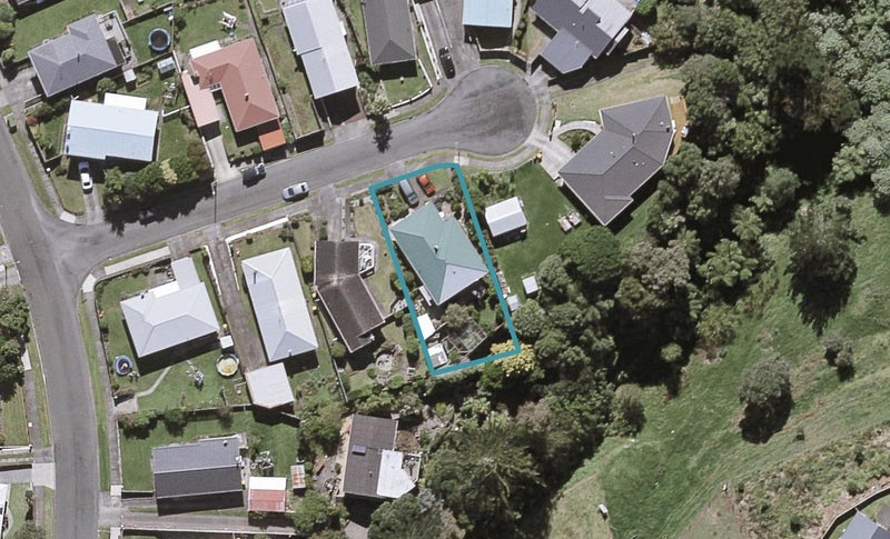 8 Eton Place, Spotswood, New Plymouth - Carousel 1