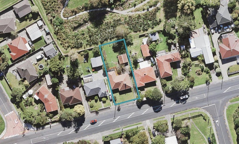 95 Godley Road, Green Bay, Auckland - Carousel 1