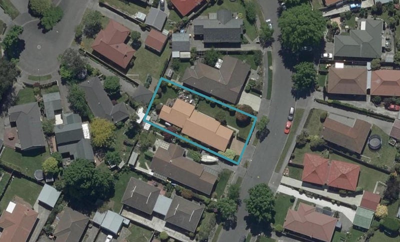 7 Karnak Crescent, Russley, Christchurch - Carousel 1