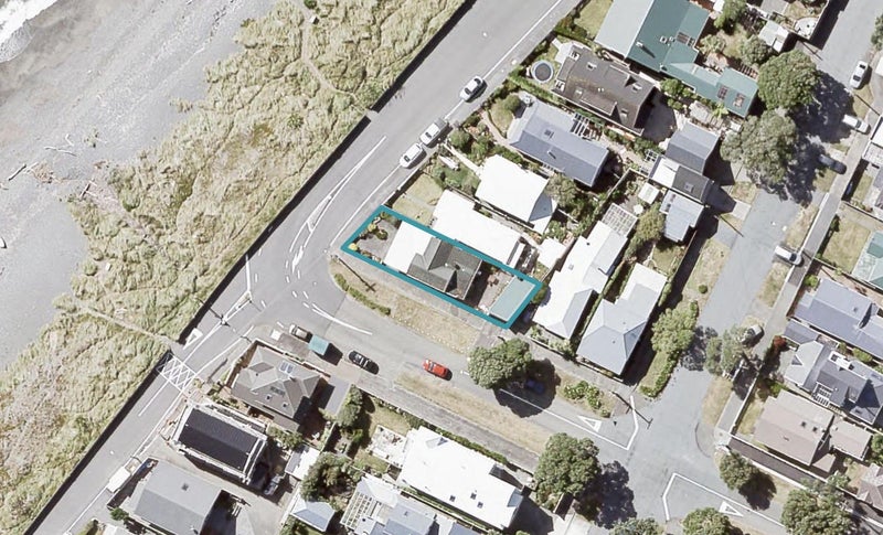 129 Marine Parade, Eastbourne, Lower Hutt - Carousel 1