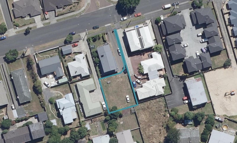 196 Old Farm Road, Hamilton East, Hamilton - Carousel 1