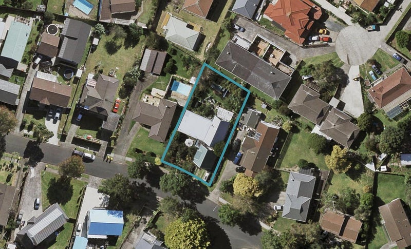 15 Sikkim Crescent, Clover Park, Auckland - Carousel 1