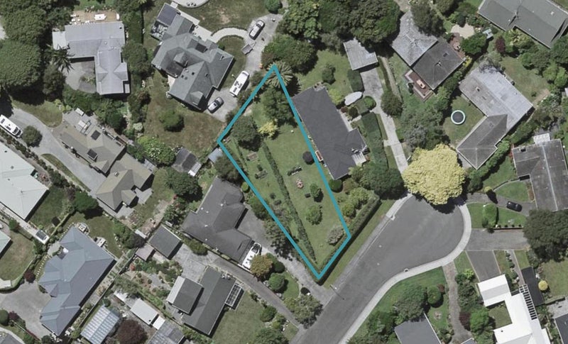 13 Rata Street, Waikanae - Carousel 1