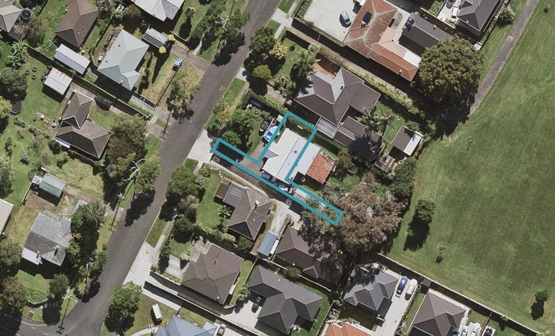 8B Calvert Avenue, Mangere East, Auckland - Carousel 1