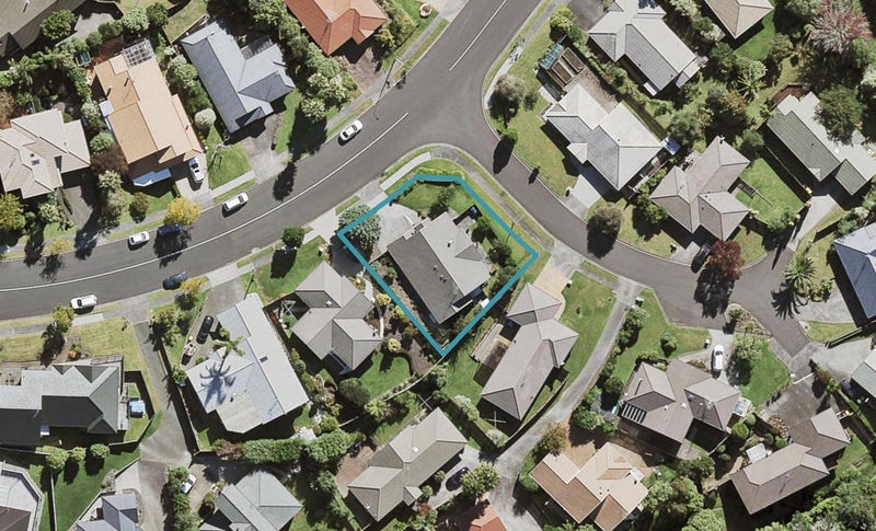 12 Bluebird Crescent, Unsworth Heights, Auckland - Carousel 1