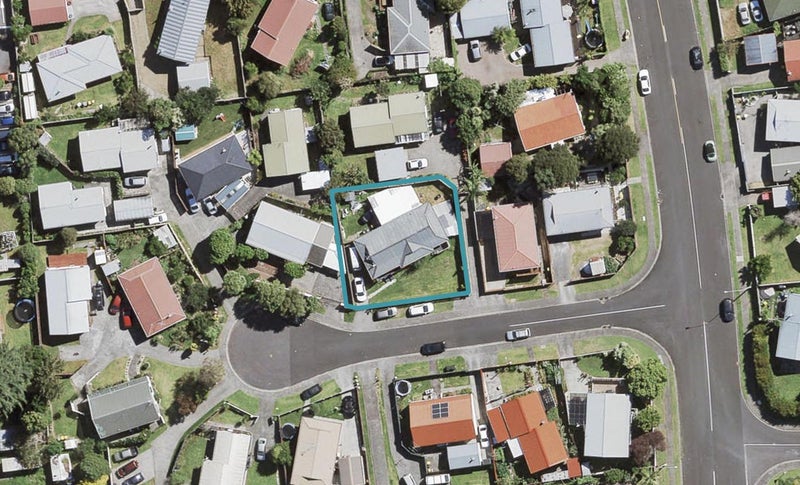 5 Ireland Place, Ranui, Auckland - Carousel 1