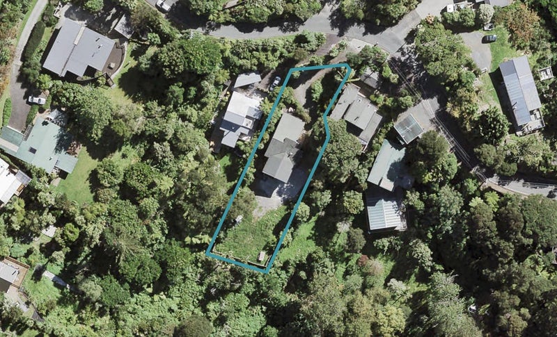 9 McEldowney Road, Titirangi, Auckland - Carousel 1