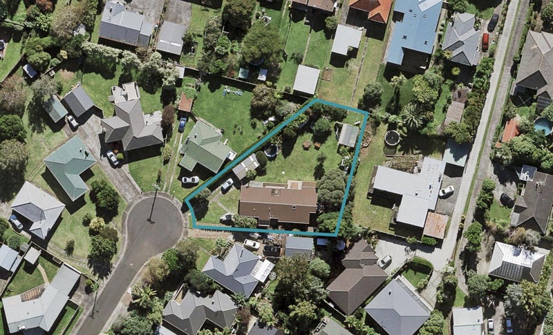 4 Pickett Avenue, Sandringham, Auckland - Carousel 1