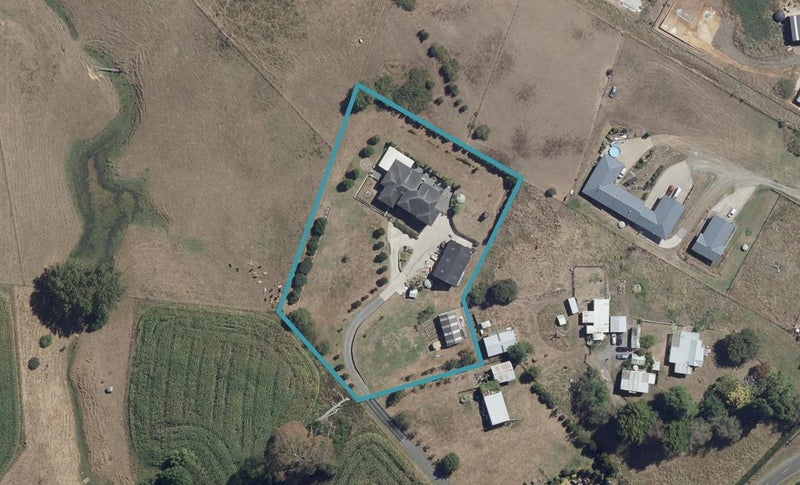 98 Foster Road, Temple View, Hamilton - Carousel 1