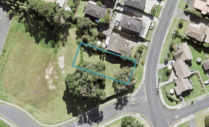 10 Stanmore Bay Road, Stanmore Bay, Whangaparāoa - Carousel 1