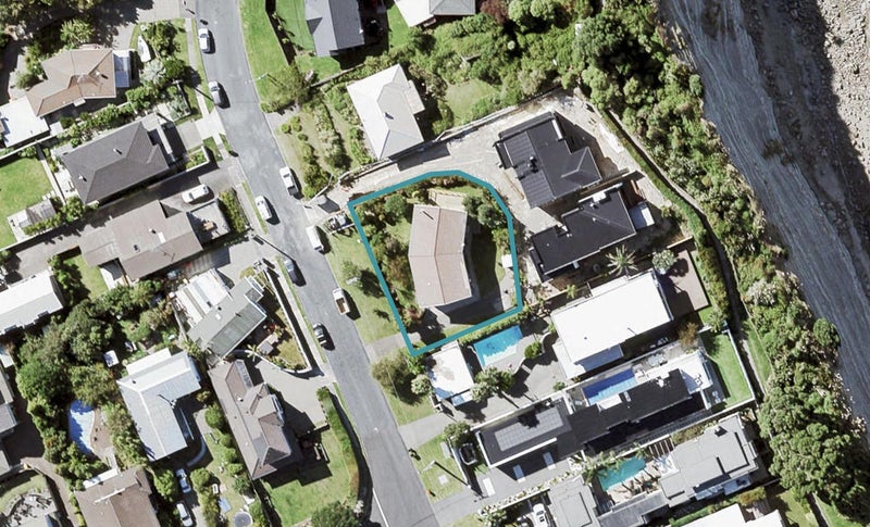 121 Churchill Road, Rothesay Bay, Auckland - Carousel 1
