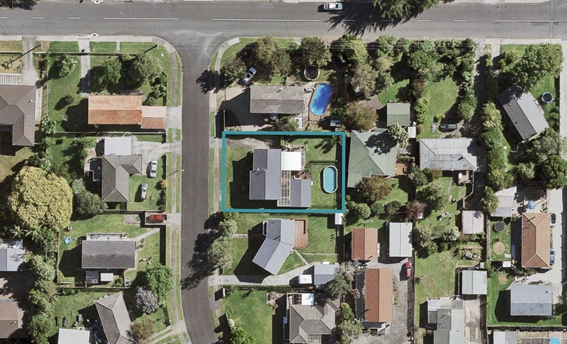 4 Leatham Crescent, Opaheke, Papakura - Carousel 1