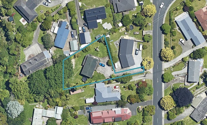 83 Grand Vue Road, Kawaha Point, Rotorua - Carousel 1